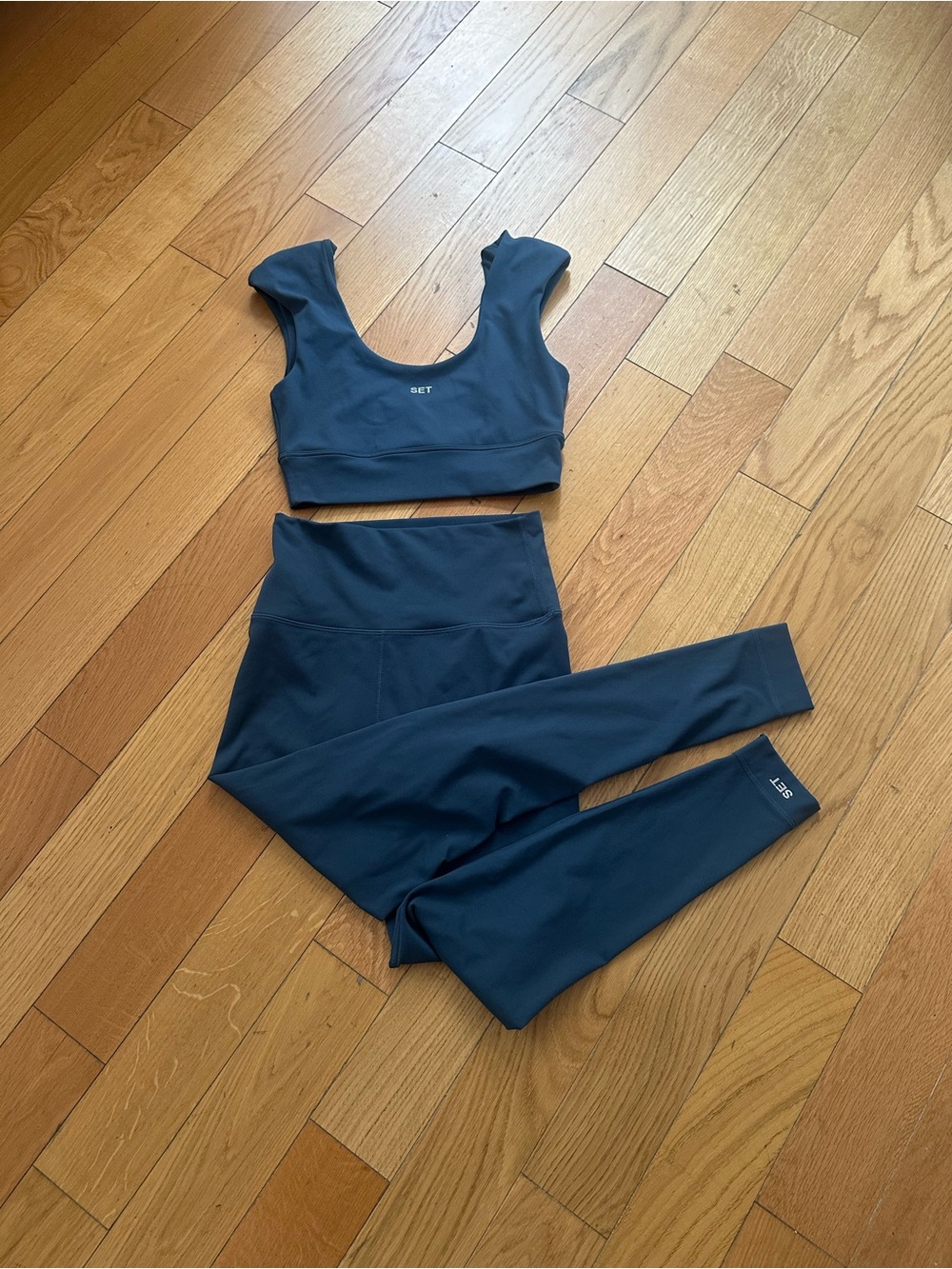 SET Active Luxform Cap Sleeve Bra High Rise Leggings Navy Matching Set